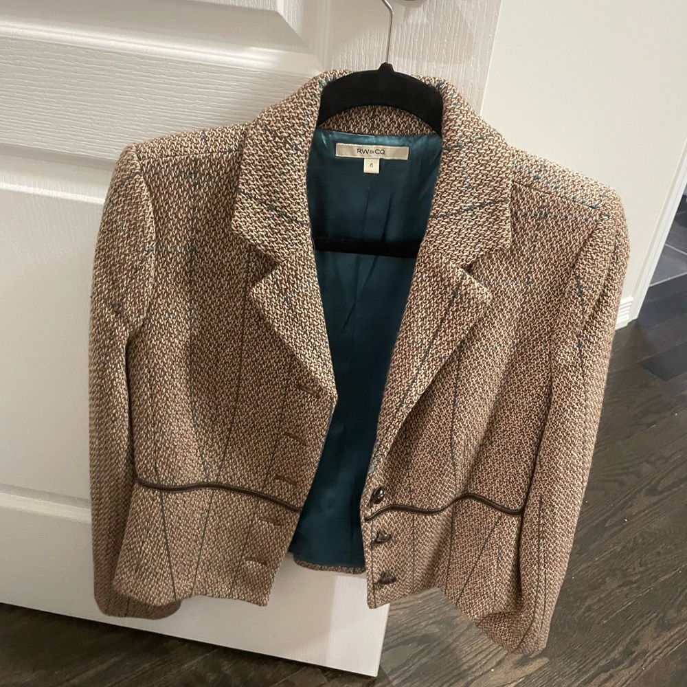 RW & Co Women’s Textured Tan Blazer and Skirt